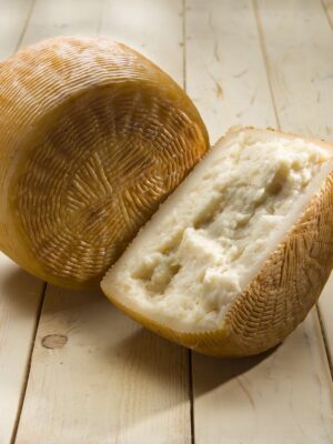 Pecorino stagionato · ca. 350 g